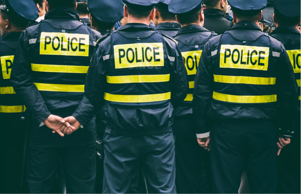 police officers 605790 1 1
